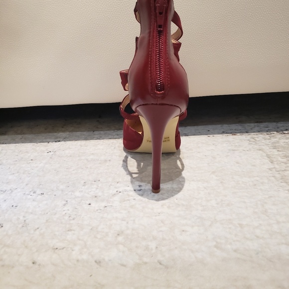 Red leather/suede ladies pump - Picture 3 of 5